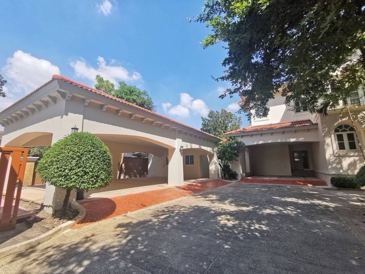 ให้เช่าบ้านบางนา แบริ่ง ลาซาล : ให้เช่า!! บ้านเดี่ยวหรูระดับระดับ Luxury โครงการพฤกษ์ภิรมย์รีเจ้นท์สุขุมวิทในเครือควอลลิตี้เฮ้าส์บนเนื้อที่ 542.4 ตารางวาพร้อมสระว่ายน้ำส่วนตัว 4 ห้องนอน 7 ห้องน้ำ