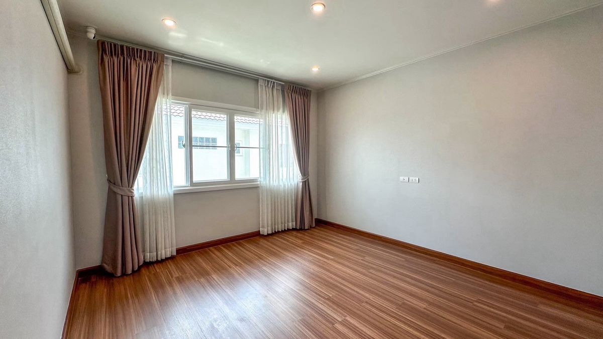 ขายบ้านปทุมธานี รังสิต ธรรมศาสตร์ : บ้านเดี่ยว 2 ชั้น  64.6 ตารางวา ศุภาลัย การ์เด้นวิลล์ กรุงเทพฯ-ปทุมธานี พื้นที่ใช้สอย  197 ตารางเมตร  4 ห้องนอน 3 ห้องน้ำ