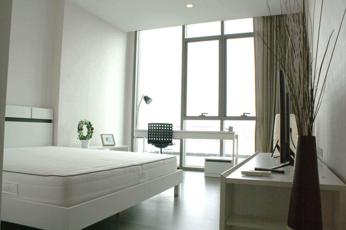 For RentCondoWongwianyai, Charoennakor : OMG095  < Available 29-May-25 >  Nice 2 Bedroom unit - for RENT @ [ The Room Wongwian Yai ]
