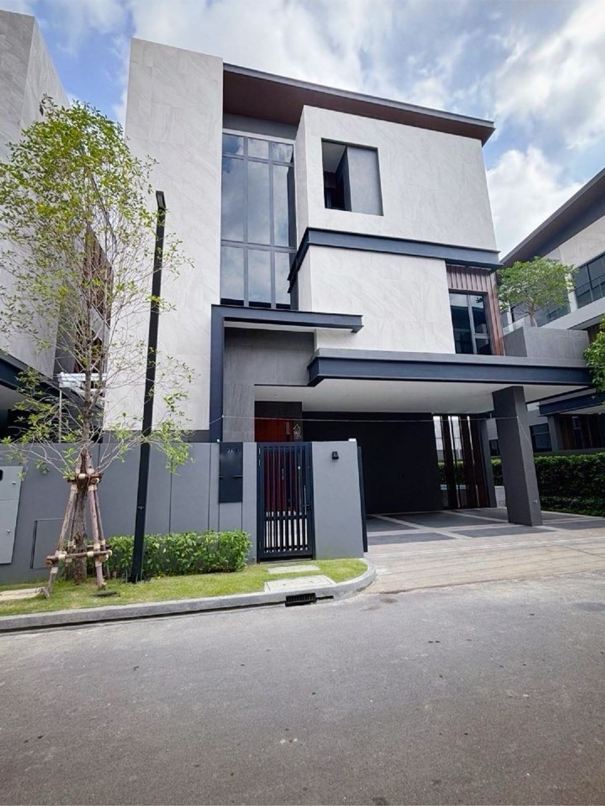 For RentHouseYothinpattana,CDC : The Honor Yothinpattana for Rent