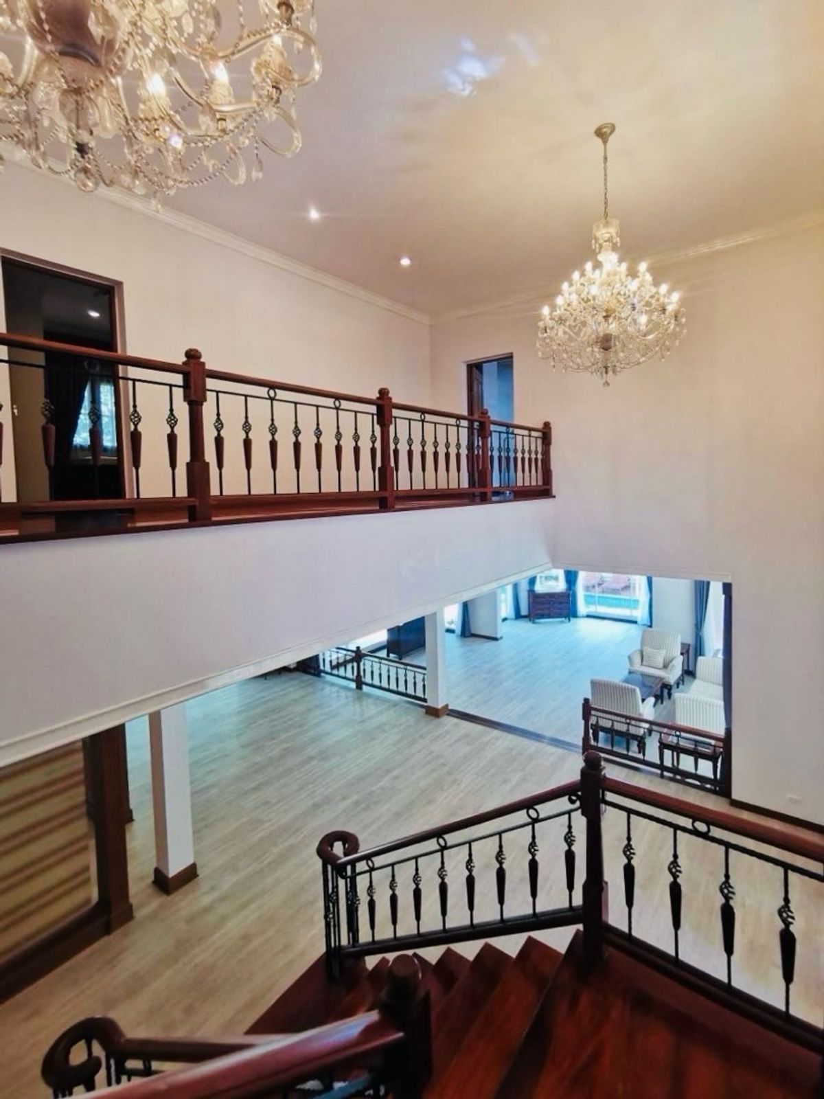 ให้เช่าบ้านบางนา แบริ่ง ลาซาล : ให้เช่า!! บ้านเดี่ยวหรูระดับระดับ Luxury โครงการพฤกษ์ภิรมย์รีเจ้นท์สุขุมวิทในเครือควอลลิตี้เฮ้าส์บนเนื้อที่ 542.4 ตารางวาพร้อมสระว่ายน้ำส่วนตัว 4 ห้องนอน 7 ห้องน้ำ