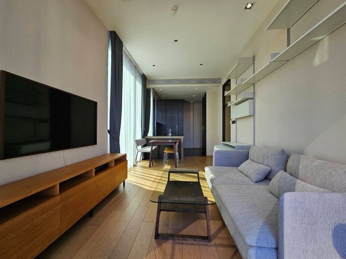ให้เช่าคอนโดวิทยุ ชิดลม หลังสวน : ให้เช่า 28 ชิดลม ห้องมุมตกแต่งพร้อมอยู่ คอนโดหรูใจกลางเมือง
เดินเพียง 300 ม. ถึง BTS ชิดลม