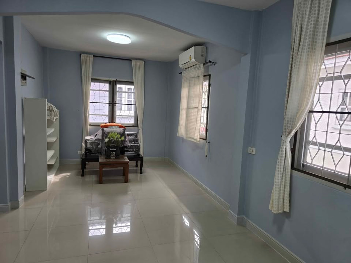 ให้เช่าบ้านนนทบุรี บางใหญ่ บางบัวทอง : บ้านเดี่ยว 4ห้องนอน มีห้องชั้น1 ไทรม้า ท่าอิฐ ใกล้ถนนใหญ่