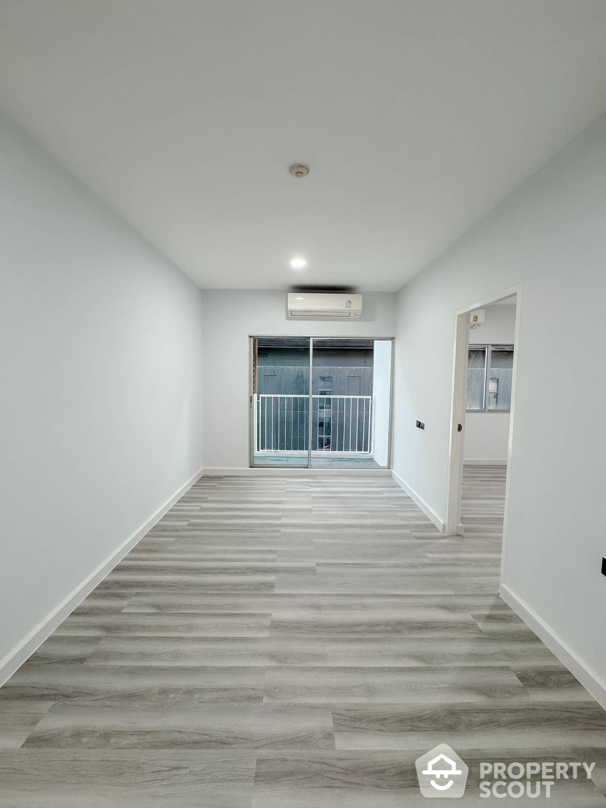 For SaleCondoRama9, Petchburi, RCA : 2-BR Condo at A Space Asoke-Ratchada near MRT Phra Ram 9