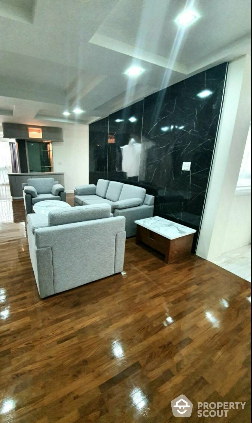 For SaleCondoSukhumvit, Asoke, Thonglor : 3-BR Condo at President Park Condominium near MRT Queen Sirikit National Convention Centre