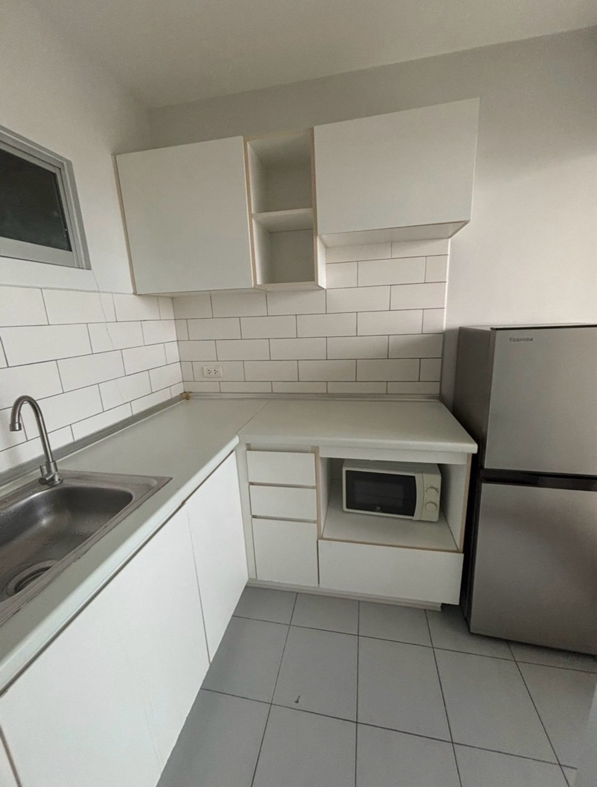 For RentCondoBang kae, Phetkasem : Lumphini Ville Condo for Rental, Bang Khae MRT50 meters, size 35 sq. M. 1 bed, 1 water, price 8,500/ month, call 093-028-1245id Line: Properagency