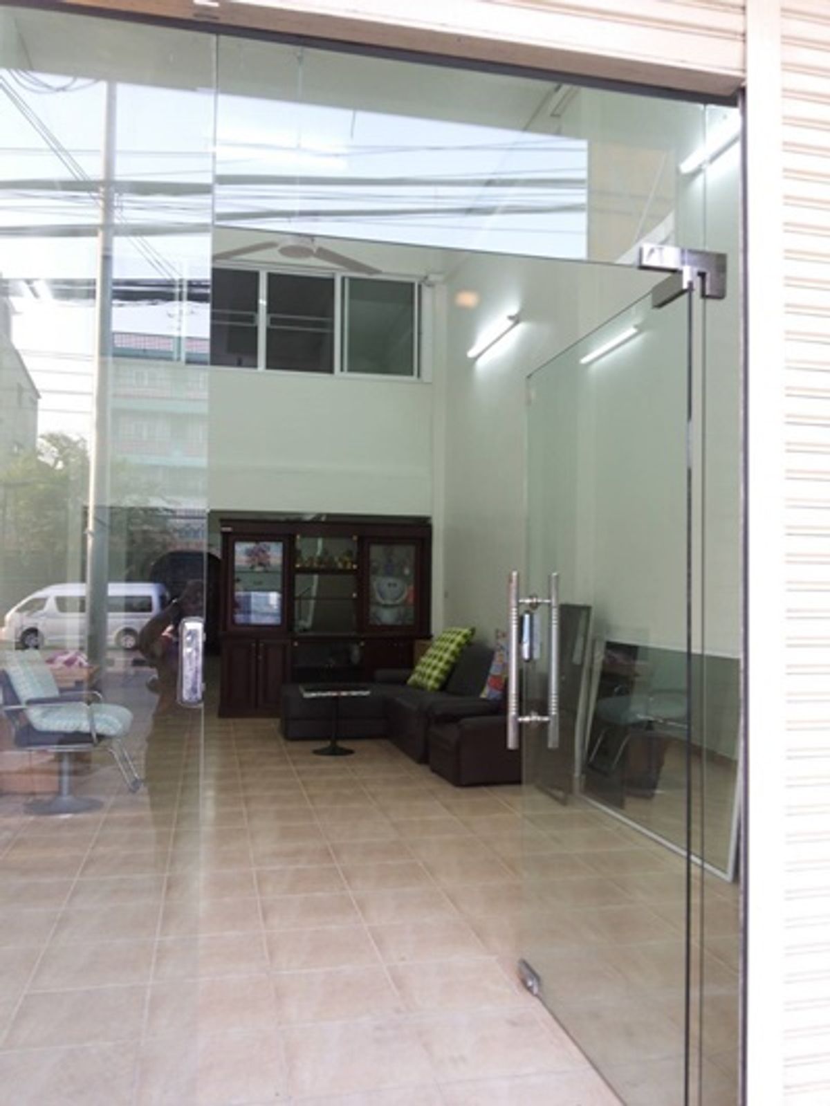 For SaleShop HouseSeri Thai, Ramkhamhaeng Nida : Selling a 4 -story commercial building next to Ramkhamhaeng Road, Bang Kapi, good location, near the Orange Line, suitable for investment, selling according to special price conditions - 00012