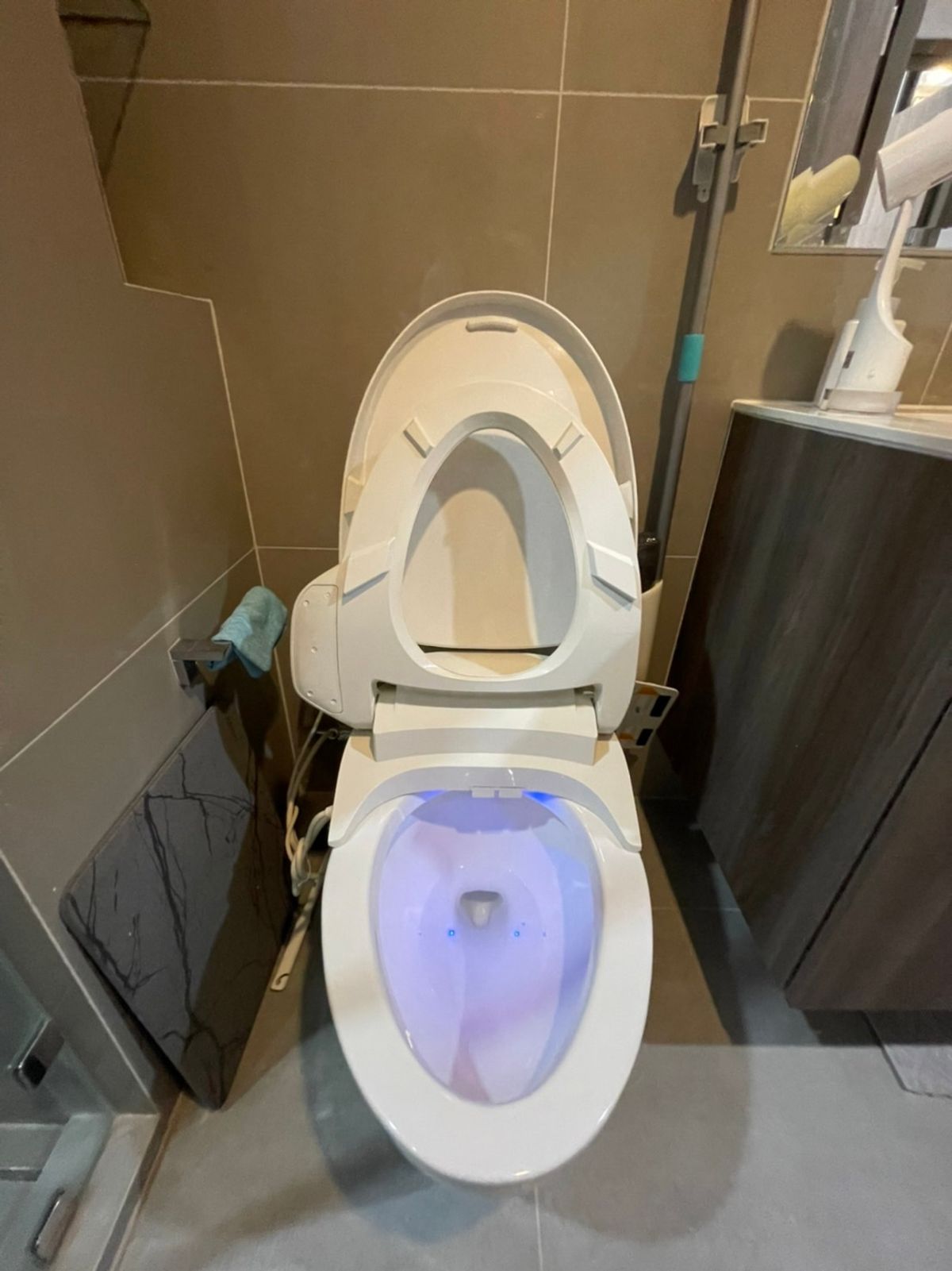 ขายคอนโดพระราม 9 เพชรบุรีตัดใหม่ RCA : ขายด่วน ห้องสวยมาก Ideo Mobi Asoke พร้อมเฟอนิเจอร์ เครื่องใช้ไฟฟ้าครบ