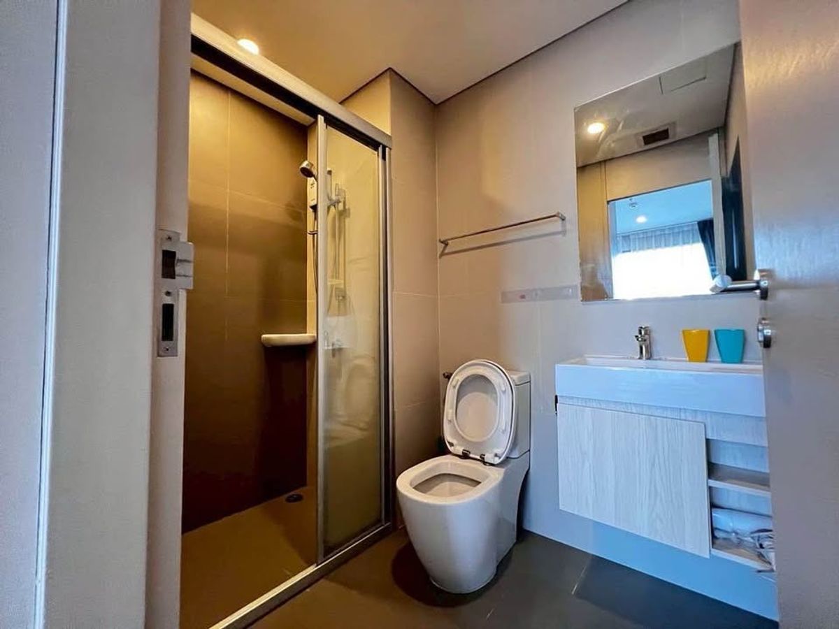 ให้เช่าคอนโดพระราม 9 เพชรบุรีตัดใหม่ RCA : ให้เช่า Lumpini Suite เพชรบุรี - มักกะสัน | 1 ห้องนอน | ชั้น 12 | 30 ตร.ม. | ค่าเช่า 15,000 บาท/เดือน | ใกล้ MRT เพชรบุรี | Ref: T1764