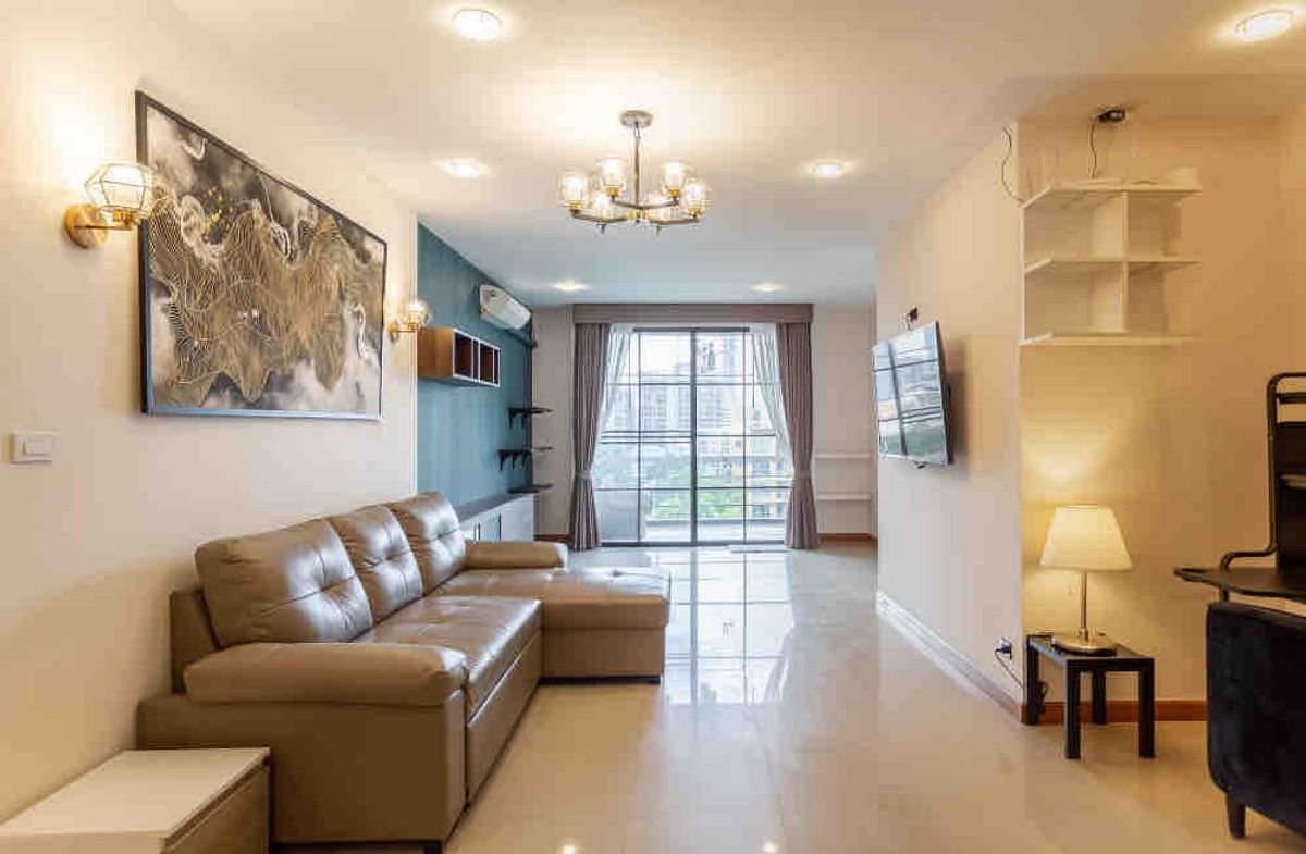ให้เช่าคอนโดอ่อนนุช อุดมสุข : LTH12568 - Chaiyapruek Place Condo FOR RENT Size 280 sqm. 3 beds 3 baths Near BTS Ekkamai Station ONLY 66K/Month