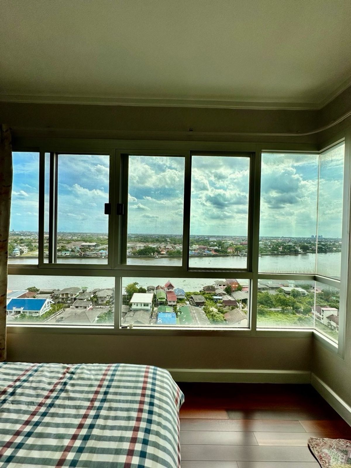 ขายคอนโดรัตนาธิเบศร์ สนามบินน้ำ พระนั่งเกล้า : 2 ห้องนอน วิวแม่น้ำ 180 องศา ลมเย็น พร้อมเข้าอยู่อาศัย ตรม.ละ 54,000 