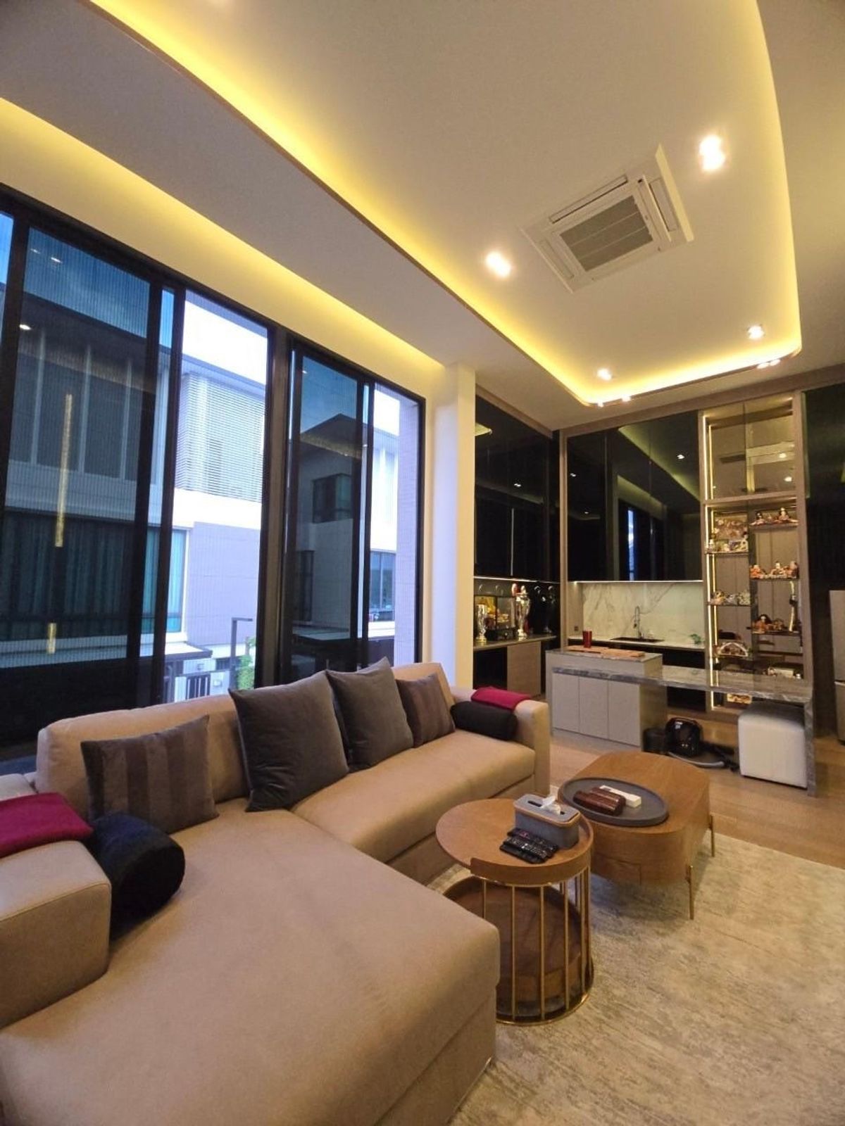 ขายบ้านเลียบทางด่วนรามอินทรา : H2B4322 🏡✨ The Glamor Ekkamai – Pradit Manutham บ้านเดี่ยว Super Luxury 3.5 ชั้น | ใจกลางย่านเอกมัย-เลียบทางด่วนรามอินทรา