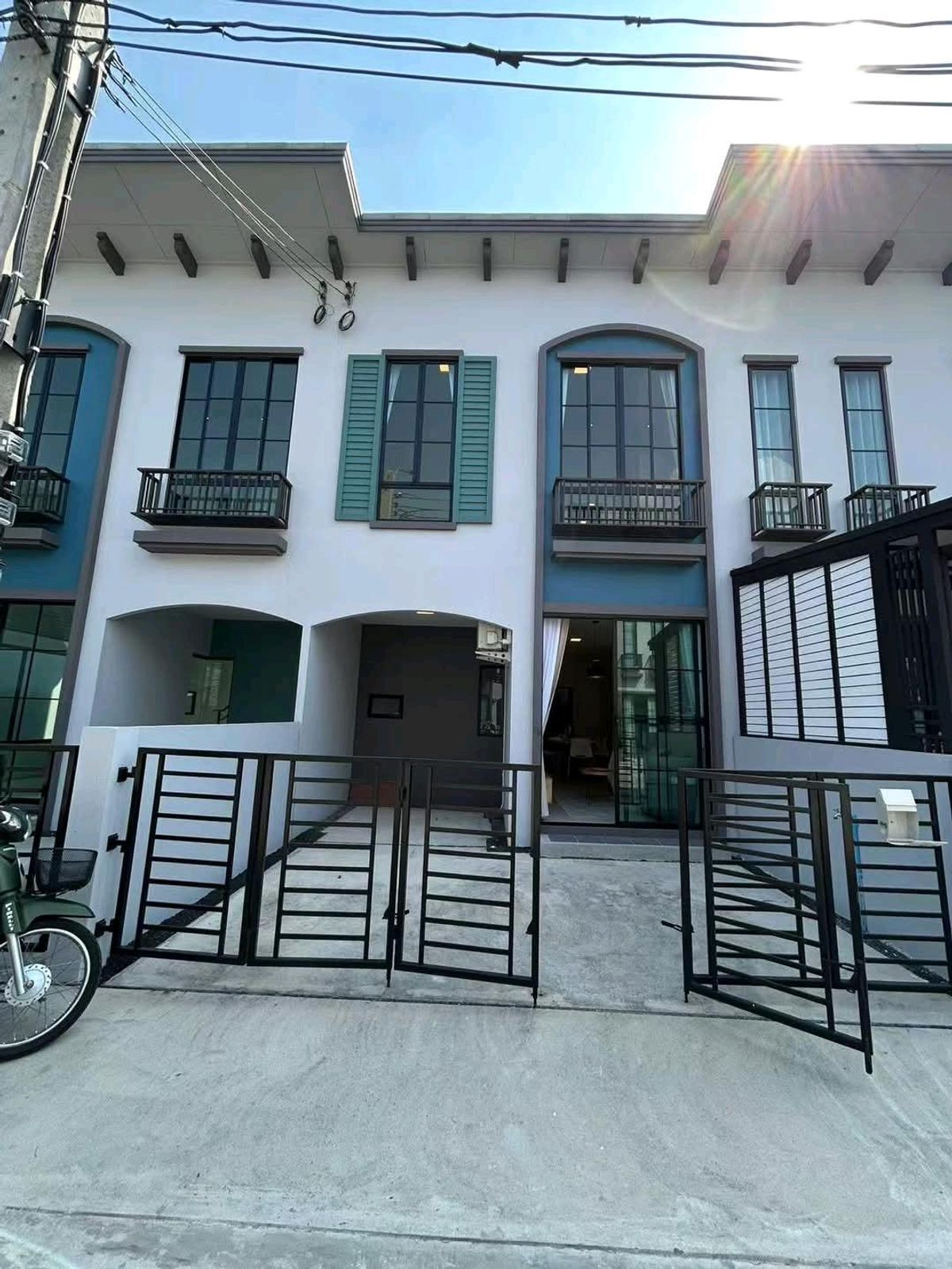 ให้เช่าทาวน์โฮมมีนบุรี-ร่มเกล้า : For rent Townhouse Anasiri Ramkhamhaeng village ( Soi Keha Romklao 64 )