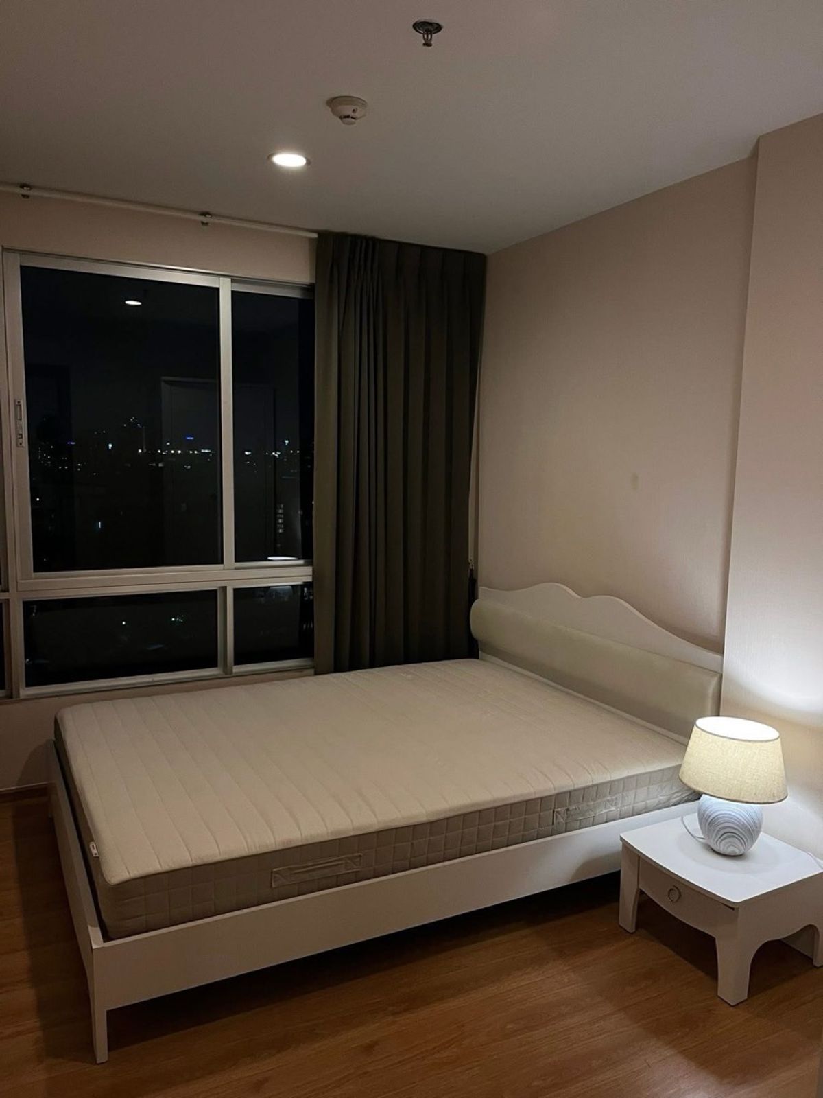 For RentCondoOnnut, Udomsuk : Condo for rent The Base Sukhumvit 77 near BTS Onnut and the market. Its easy to find something to eat. Interested to say hello.