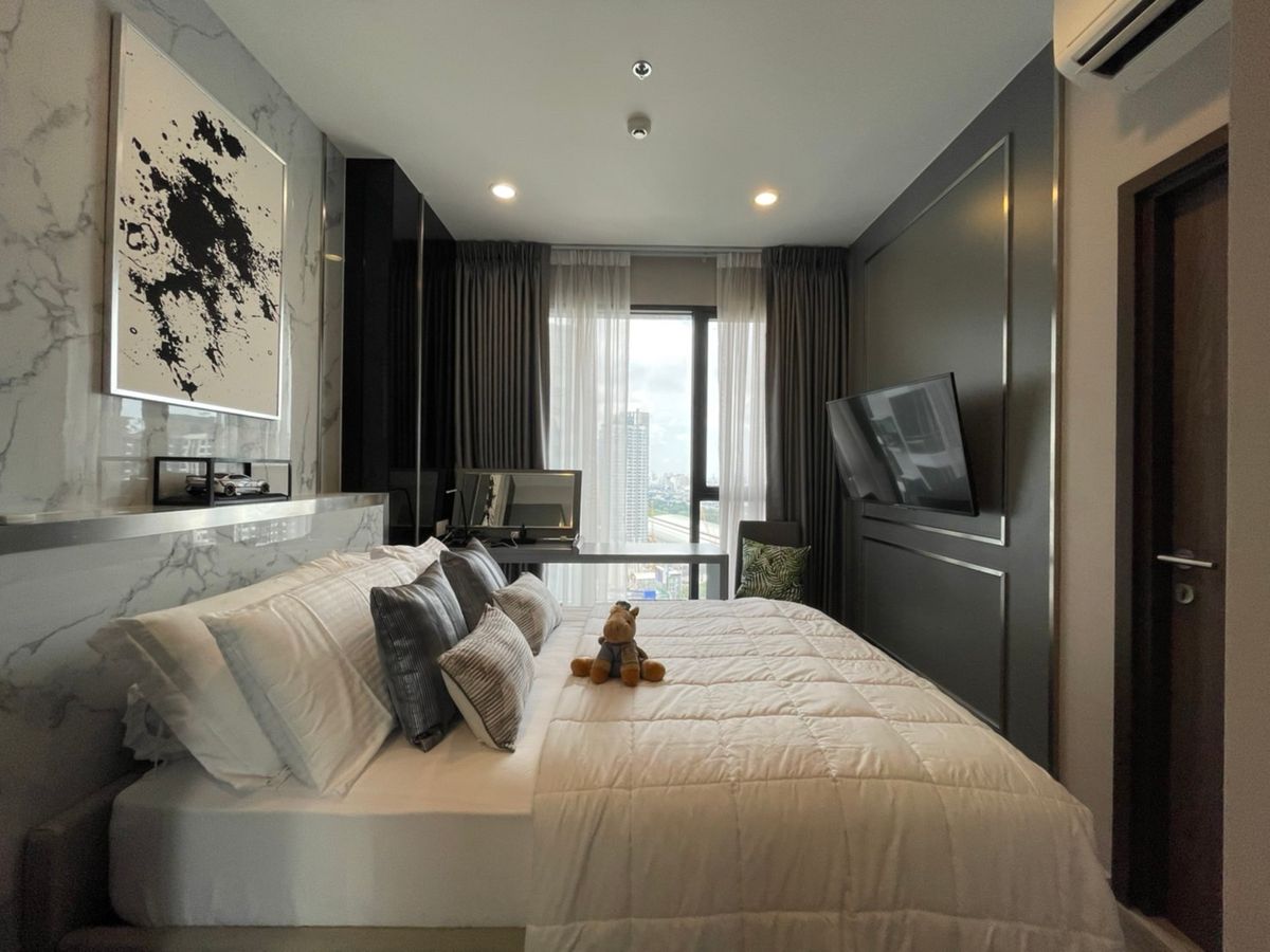 ขายคอนโดพระราม 9 เพชรบุรีตัดใหม่ RCA : ขายด่วน ห้องสวยมาก Ideo Mobi Asoke พร้อมเฟอนิเจอร์ เครื่องใช้ไฟฟ้าครบ