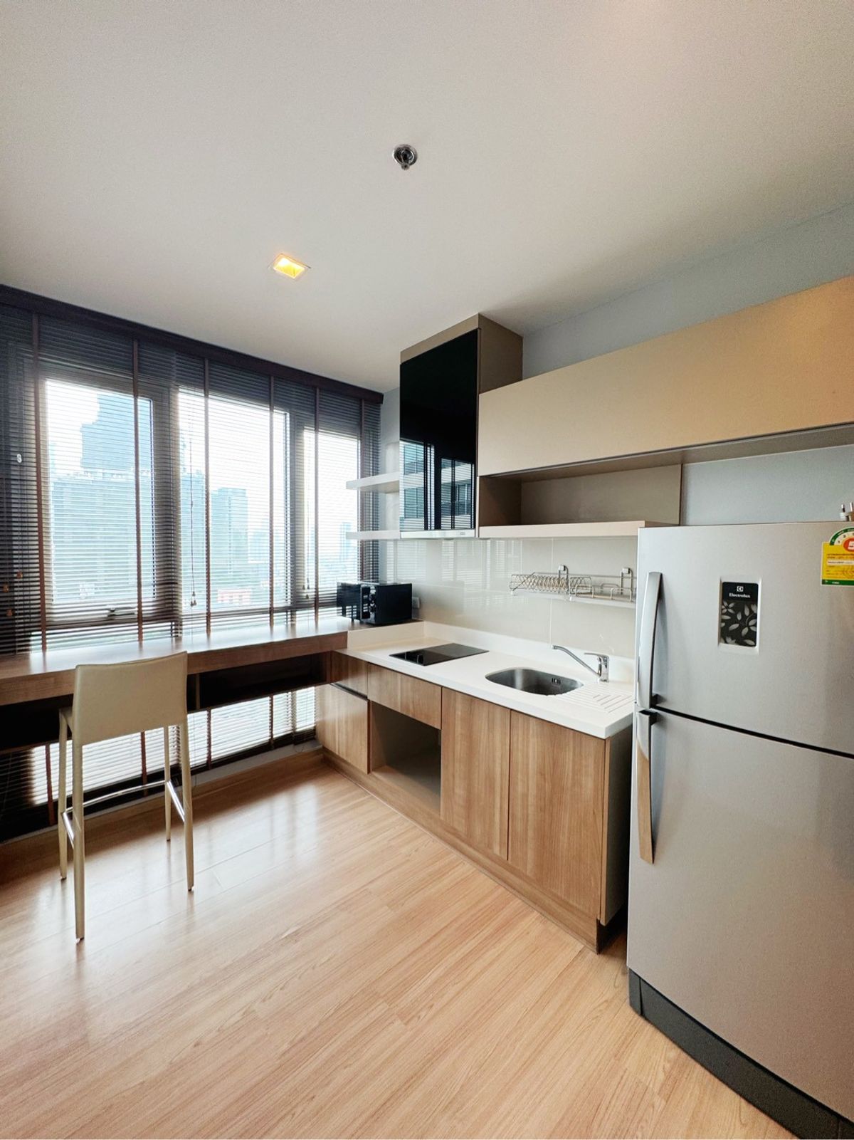 ให้เช่าคอนโดสาทร นราธิวาส : ปล่อยเช่าคอนโด 1 ห้องนอน Rhythm Sathorn (ริทึ่ม สาทร)