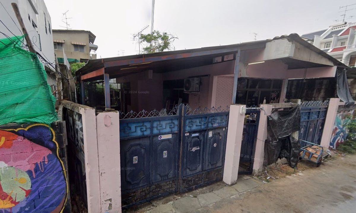ขายที่ดินพระราม 3 สาธุประดิษฐ์ : LTH12588RE – Land with House FOR SALE in Rama3-Sathupradit52 Size 28 sq.Wah. 2 beds 1 bath Near Central Rama 3 ONLY 6.5 MB
