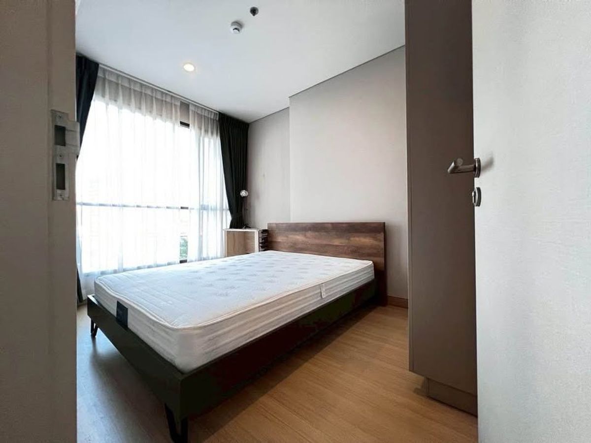 ให้เช่าคอนโดพระราม 9 เพชรบุรีตัดใหม่ RCA : ให้เช่า Lumpini Suite เพชรบุรี - มักกะสัน | 1 ห้องนอน | ชั้น 12 | 30 ตร.ม. | ค่าเช่า 15,000 บาท/เดือน | ใกล้ MRT เพชรบุรี | Ref: T1764