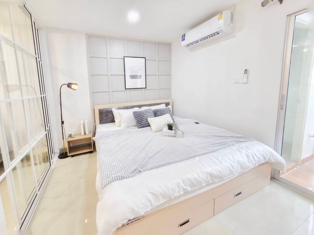 ขายคอนโดบางนา แบริ่ง ลาซาล : ขายคอนโด regent home 7/1 ชั้น 8 ห้อง 32 ตรม. ตกแต่งพร้อมอยู่ (SM1204)