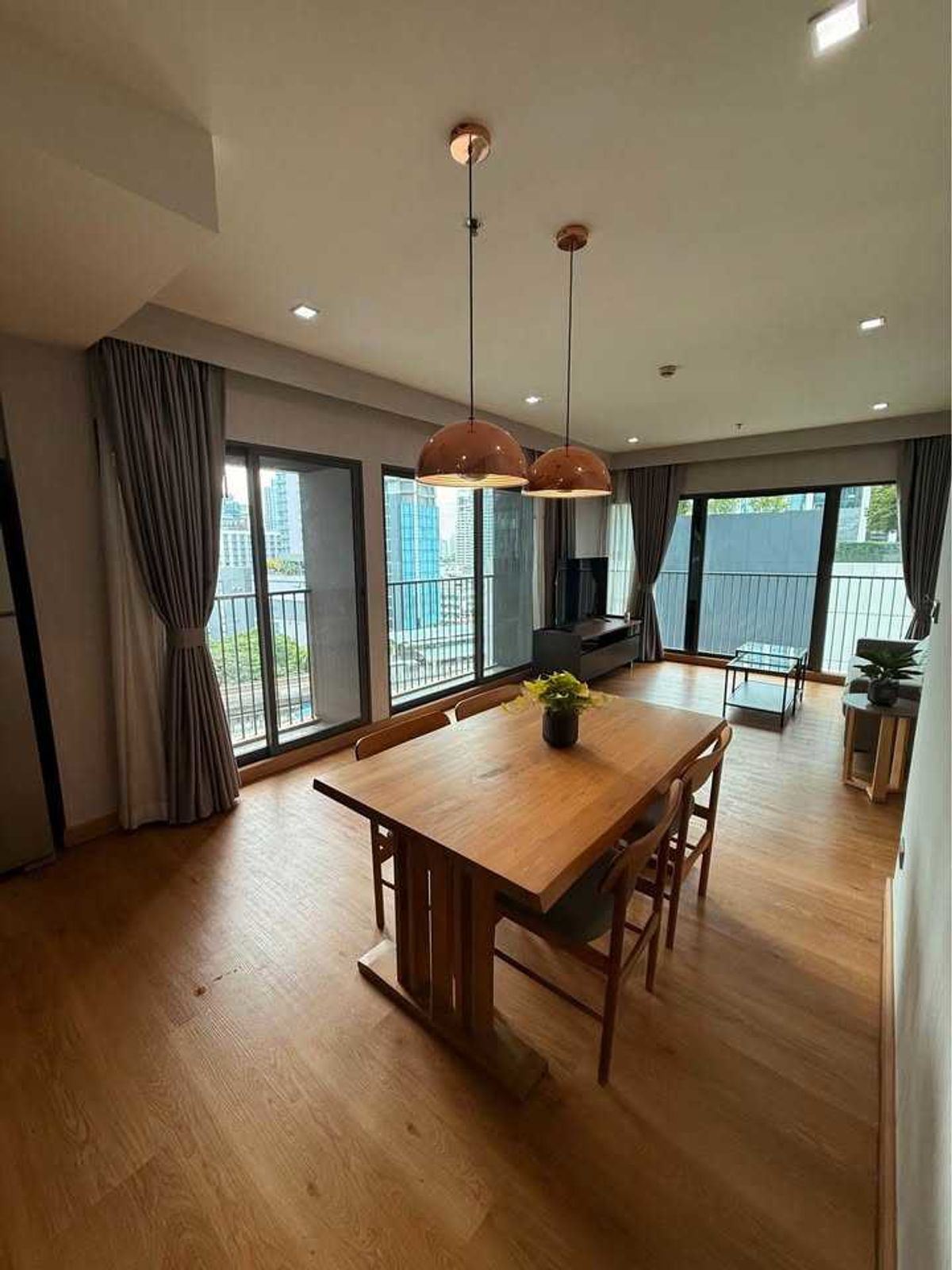 ให้เช่าคอนโดสุขุมวิท อโศก ทองหล่อ : LTH12542 - Noble remix Condo FOR RENT Size 110 sqm. 2 beds 2 baths Near BTS Thong Lor Station ONLY 65K/Month