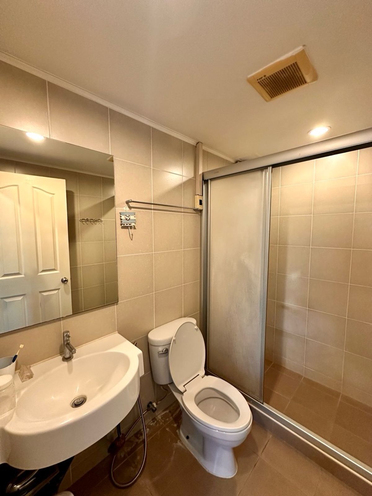 ขายคอนโดรัตนาธิเบศร์ สนามบินน้ำ พระนั่งเกล้า : 2 ห้องนอน วิวแม่น้ำ 180 องศา ลมเย็น พร้อมเข้าอยู่อาศัย ตรม.ละ 54,000 