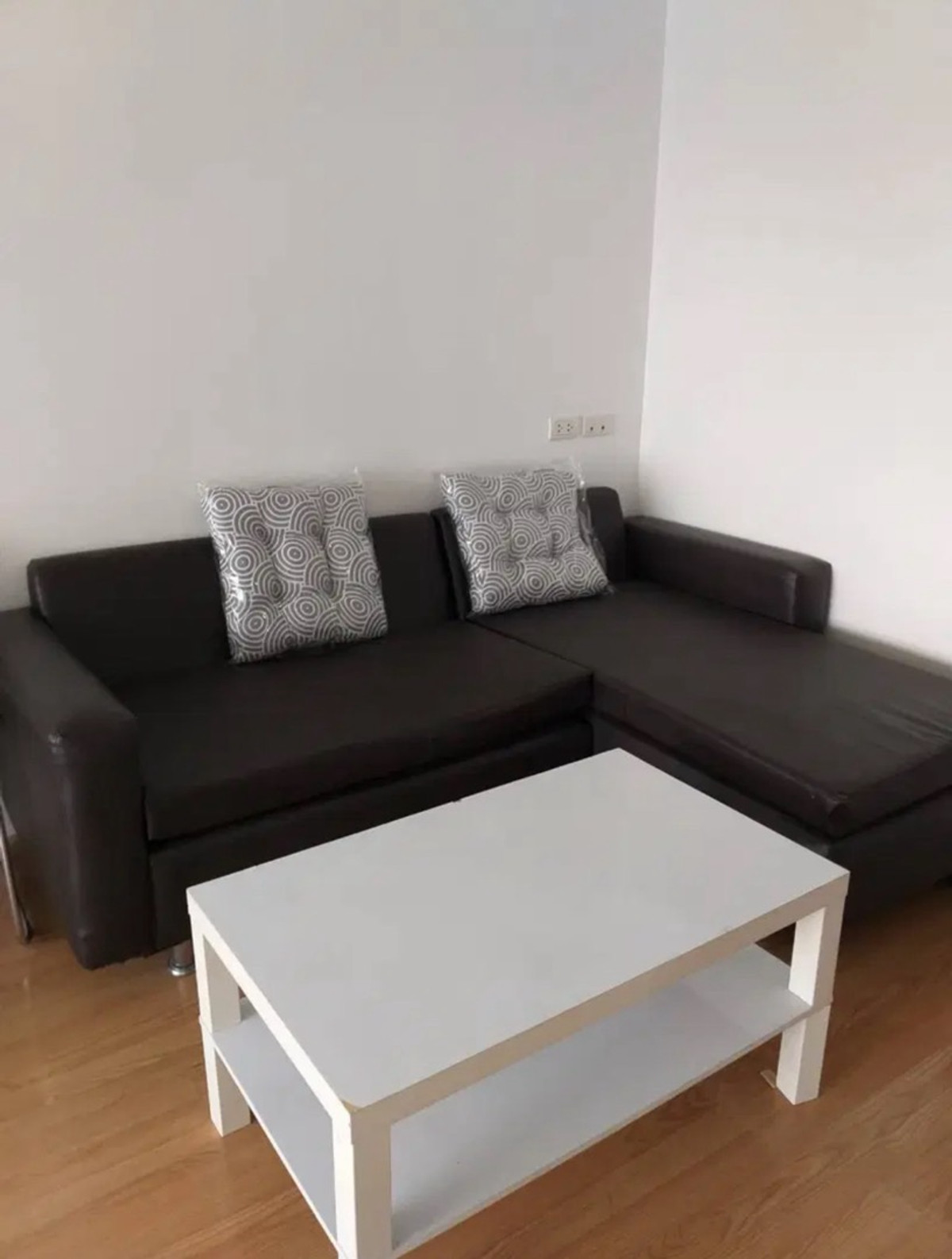 ให้เช่าคอนโดบางแค เพชรเกษม : ให้เช่า  คอนโด ลุมพินีวิลล์บางแค  mrt50  เมตร  พร้อมอยู่
ขนาด  31  ตร . ม  1 นอน1 น้ำ  
ราคา  8,000/ เดือน
โทร 093-028-1245
id line:properagency 