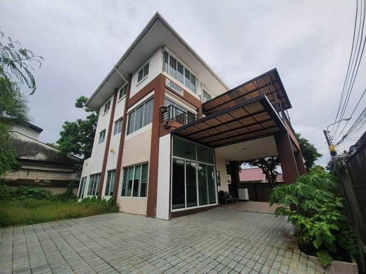 For RentHome OfficeKaset Nawamin,Ladplakao : P7 for rent at home office 3 floors, Soi Prasert Manukit 7 Near Lat Pla Khao along the express