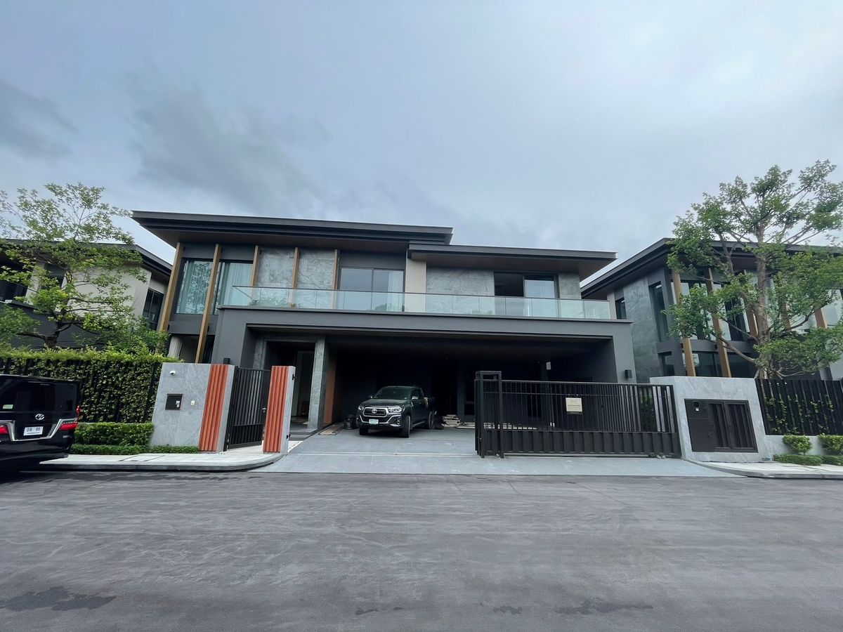 ให้เช่าบ้านพัฒนาการ ศรีนครินทร์ : ✨ บ้านหรูให้เช่า! Siraninn Residences 5 ห้องนอน เฟอร์นิเจอร์ตกแต่งพร้อมอยู่  สะดวกทุกการเดินทาง ใกล้แอร์พอร์ตลิงก์ หัวหมาก