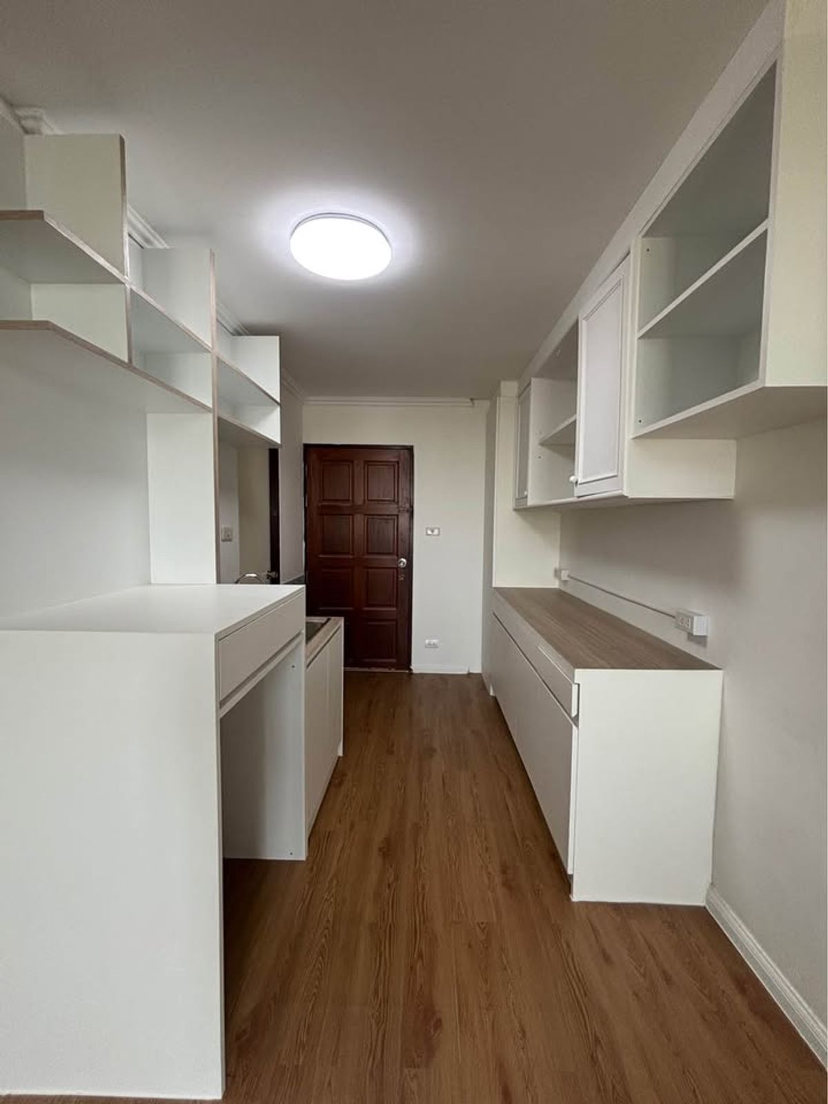 For SaleCondoRatchadapisek, Huaikwang, Suttisan : (Code AM1679) Condo for sale, Ratchasapa Tower 29 sq.m., 8th floor, built -in furniture and electrical appliances Ready City in the city center There are a variety of shortcuts, shortcuts through Wang Hin and Chokchai 4, avoiding traffic jams in front of 