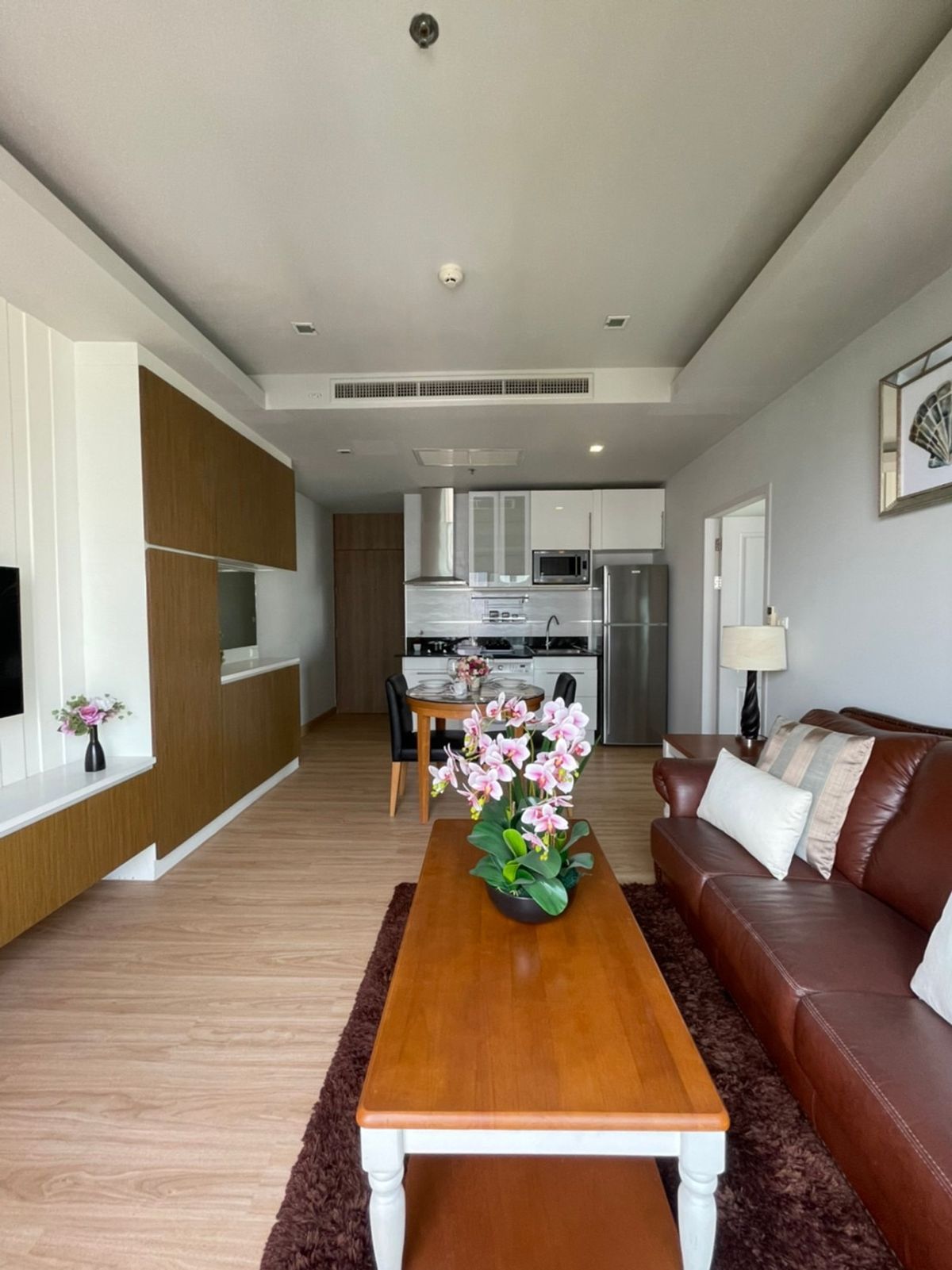 ให้เช่าคอนโดสุขุมวิท อโศก ทองหล่อ : Noble Refine 1 ห้องนอน ใกล้ห้าง EmQuartier