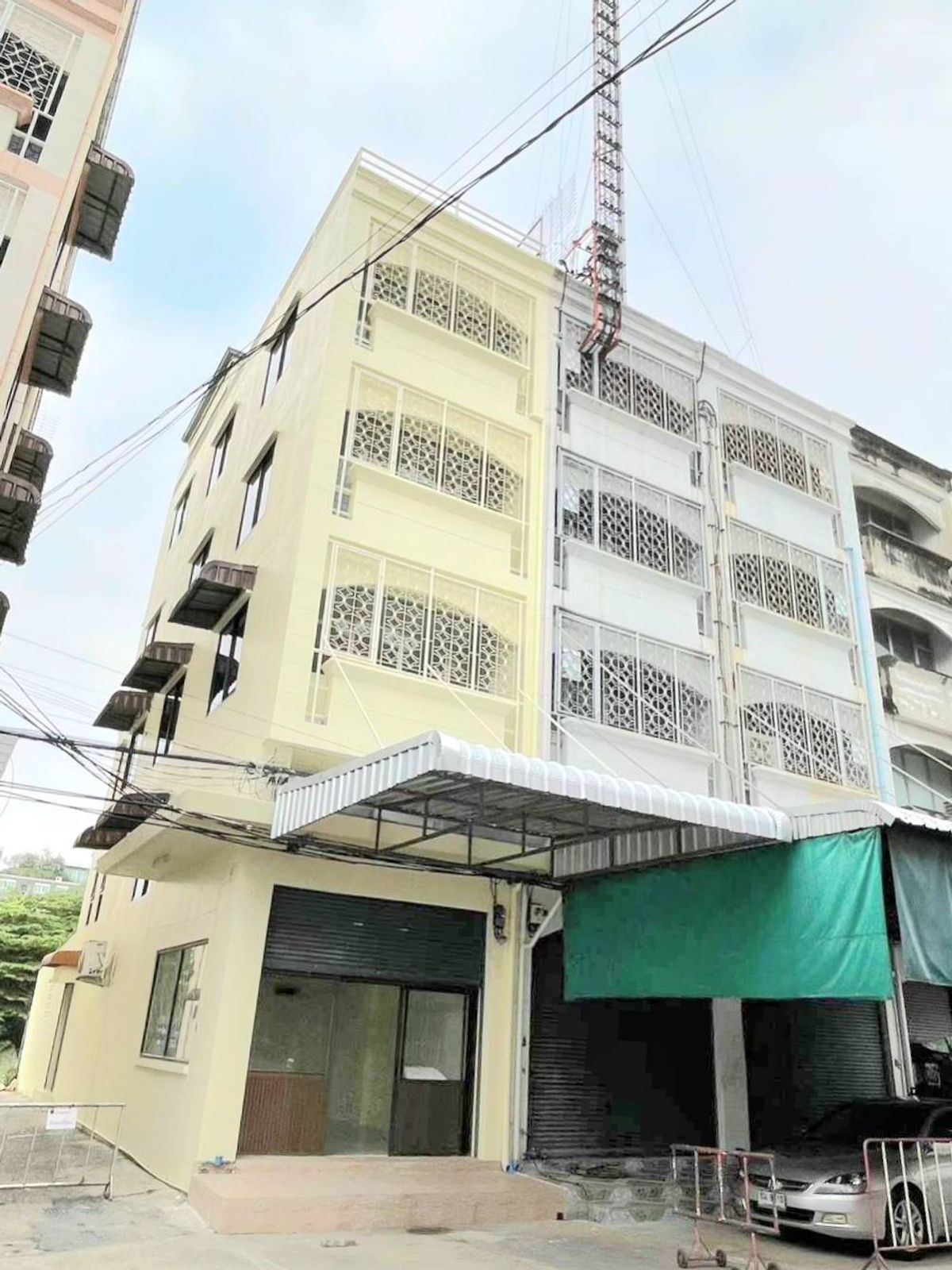 For SaleShop HousePinklao, Charansanitwong : Commercial 3 -story commercial building for sale in Bang Phlat District, Bangkok