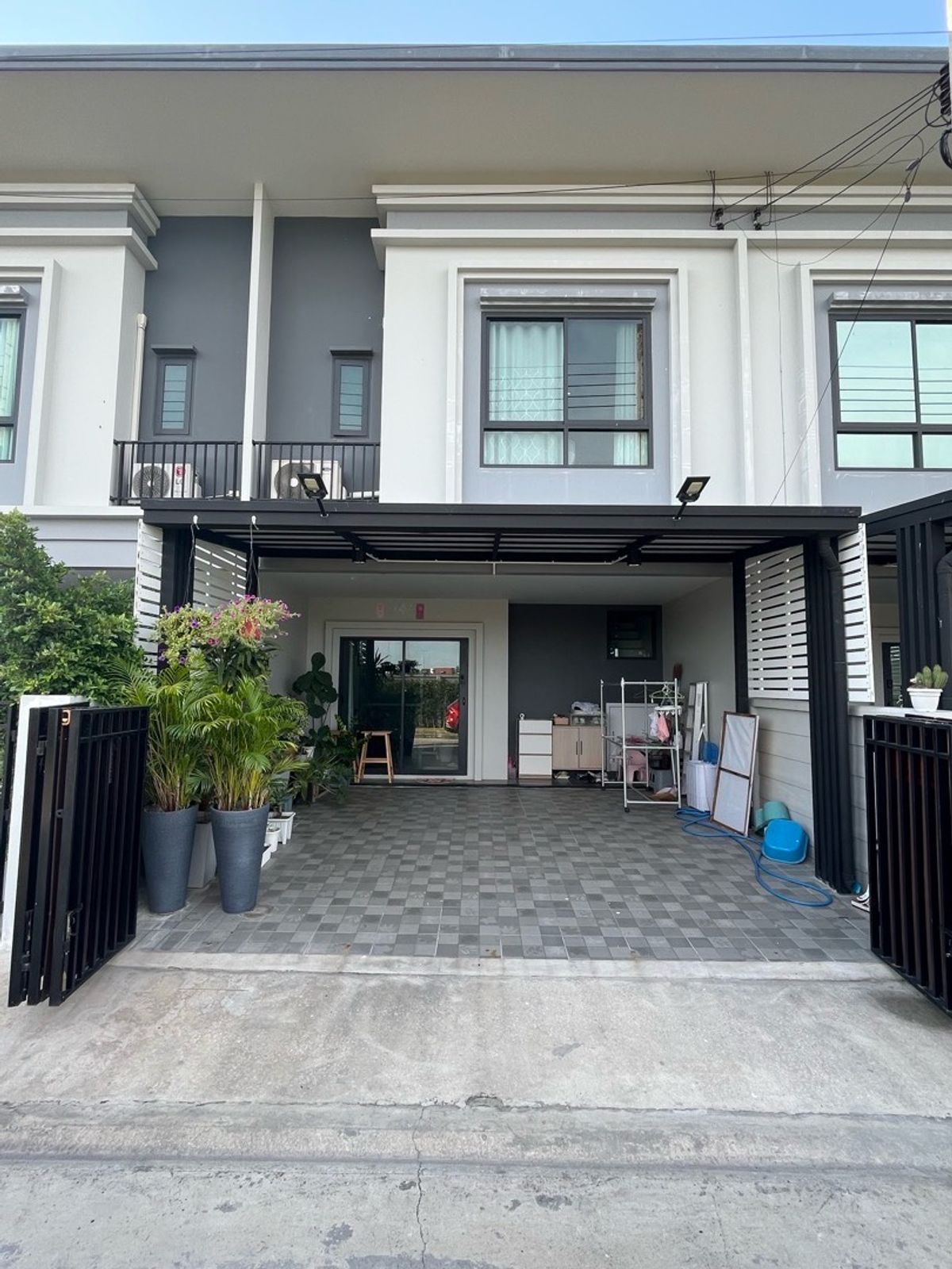 ขายทาวน์โฮมบางนา แบริ่ง ลาซาล : ขาย ทาวน์โฮม 2 ชั้น หมู่บ้านบริทาเนีย เมกะทาวน์-บางนา ขนาด 19.9 ตรว. 429,000 บาท 📢