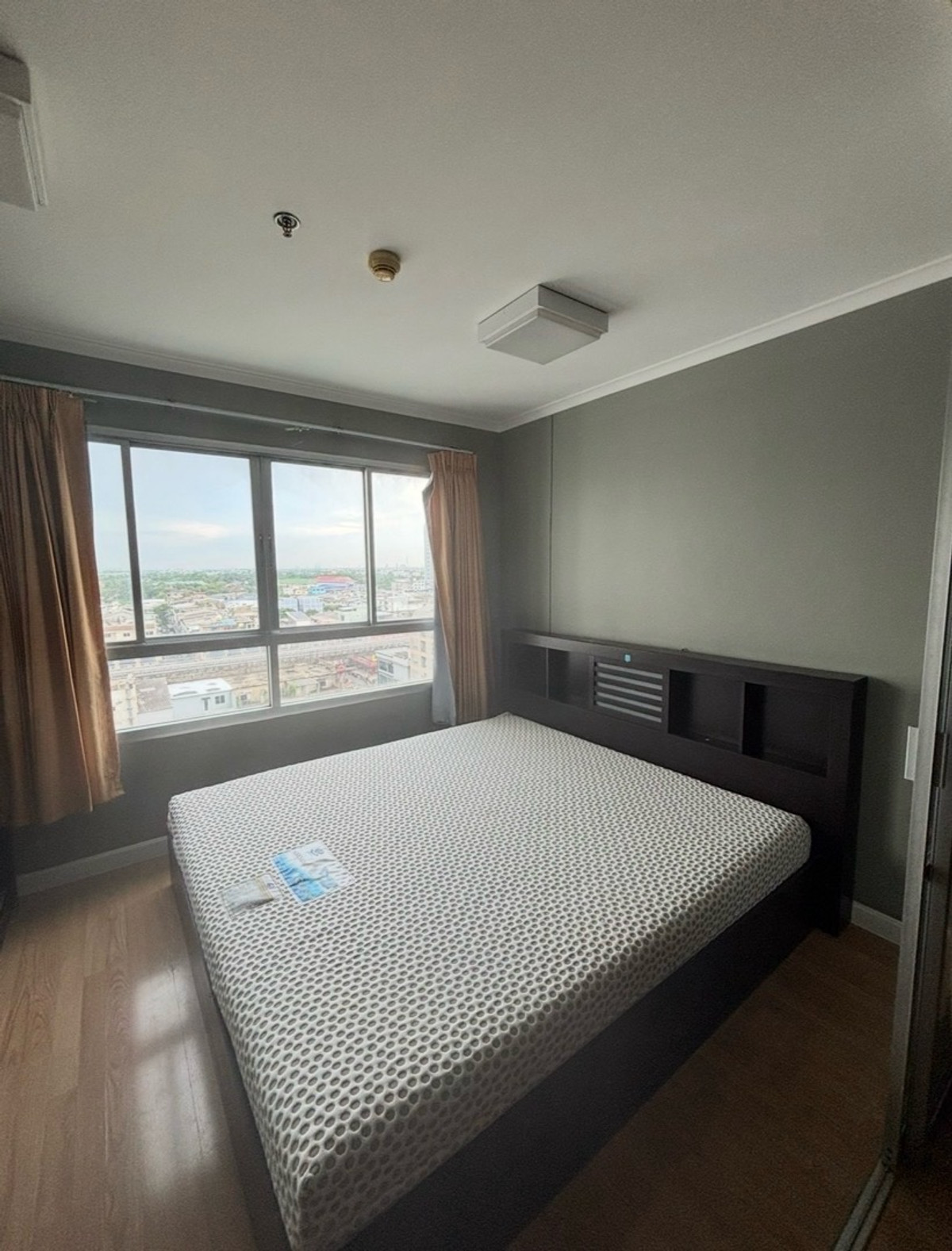 For RentCondoBang kae, Phetkasem : Lumphini Ville Condo for Rental, Bang Khae MRT50 meters, size 35 sq. M. 1 bed, 1 water, price 8,500/ month, call 093-028-1245id Line: Properagency