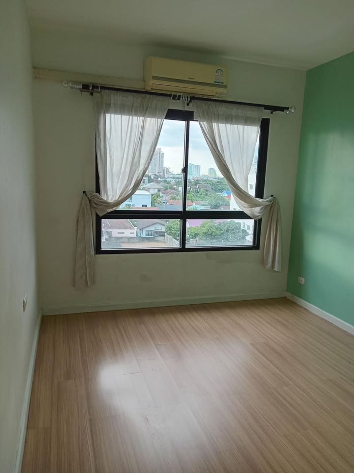 ขายคอนโดรัชดา ห้วยขวาง : (รหัสAM1682) 624 คอนโดเลต รัชดา36 48 ตรม. 2 ห้องนอน 1 ห้องน้ำ ห้องมุม แดดไม่ส่อง ห่างจากปากซอย 150 ม.