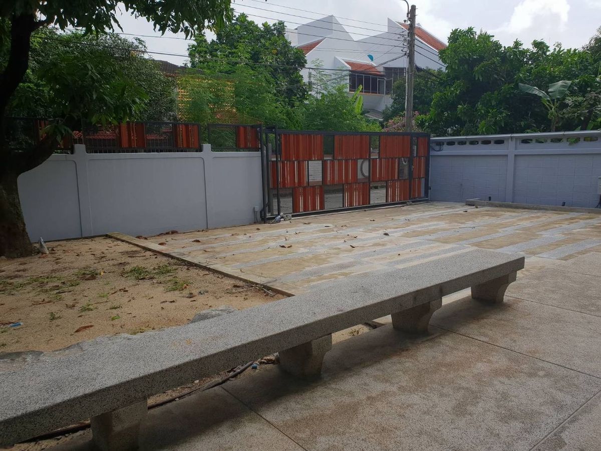 For SaleHouseSukhumvit, Asoke, Thonglor : 🏡 Sukhumvit home near BTS Punnawithi 🚆 ✨ Luxury renovated 💼 Ideal for home office