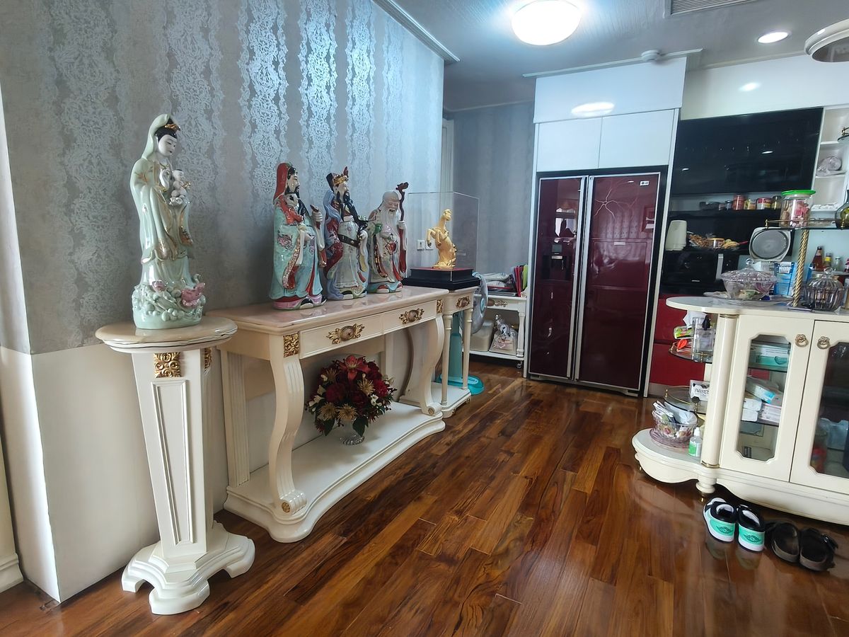 For SaleCondoSathorn, Narathiwat : ✨ 𝗙𝗢𝗥 𝗦𝗔𝗟𝗘! 𝗘𝘅𝗰𝗹𝘂𝘀𝗶𝘃𝗲 𝗥𝗶𝘃𝗲𝗿𝘀𝗶𝗱𝗲 𝗚𝗲𝗺: 𝗖𝗛𝗔𝗧𝗥𝗜𝗨𝗠 𝗥𝗘𝗦𝗜𝗗𝗘𝗡𝗖𝗘 𝗥𝗜𝗩𝗘𝗥𝗦𝗜𝗗𝗘 - 𝗨𝗻𝗺𝗮𝘁𝗰𝗵𝗲𝗱 𝗜𝗻𝘃𝗲𝘀𝘁𝗺𝗲𝗻𝘁 & 𝗟𝗶𝗳𝗲𝘀𝘁𝘆𝗹𝗲 𝗢𝗽𝗽𝗼𝗿𝘁𝘂𝗻𝗶𝘁𝘆! ✨