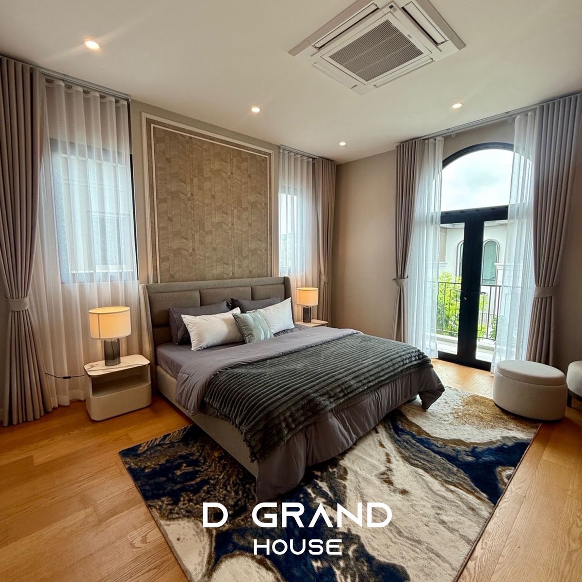 บ้านพัฒนาการ ศรีนครินทร์ : ขาย/ให้เช่า บ้านหรู CINQ ROYAL กรุงเทพกรีฑา บ้านใหม่เอี่ยม 100% พร้อมลิฟต์ เฟอร์นิเจอร์บิ้วอินครบ พร้อมเข้าอยู่ทันที