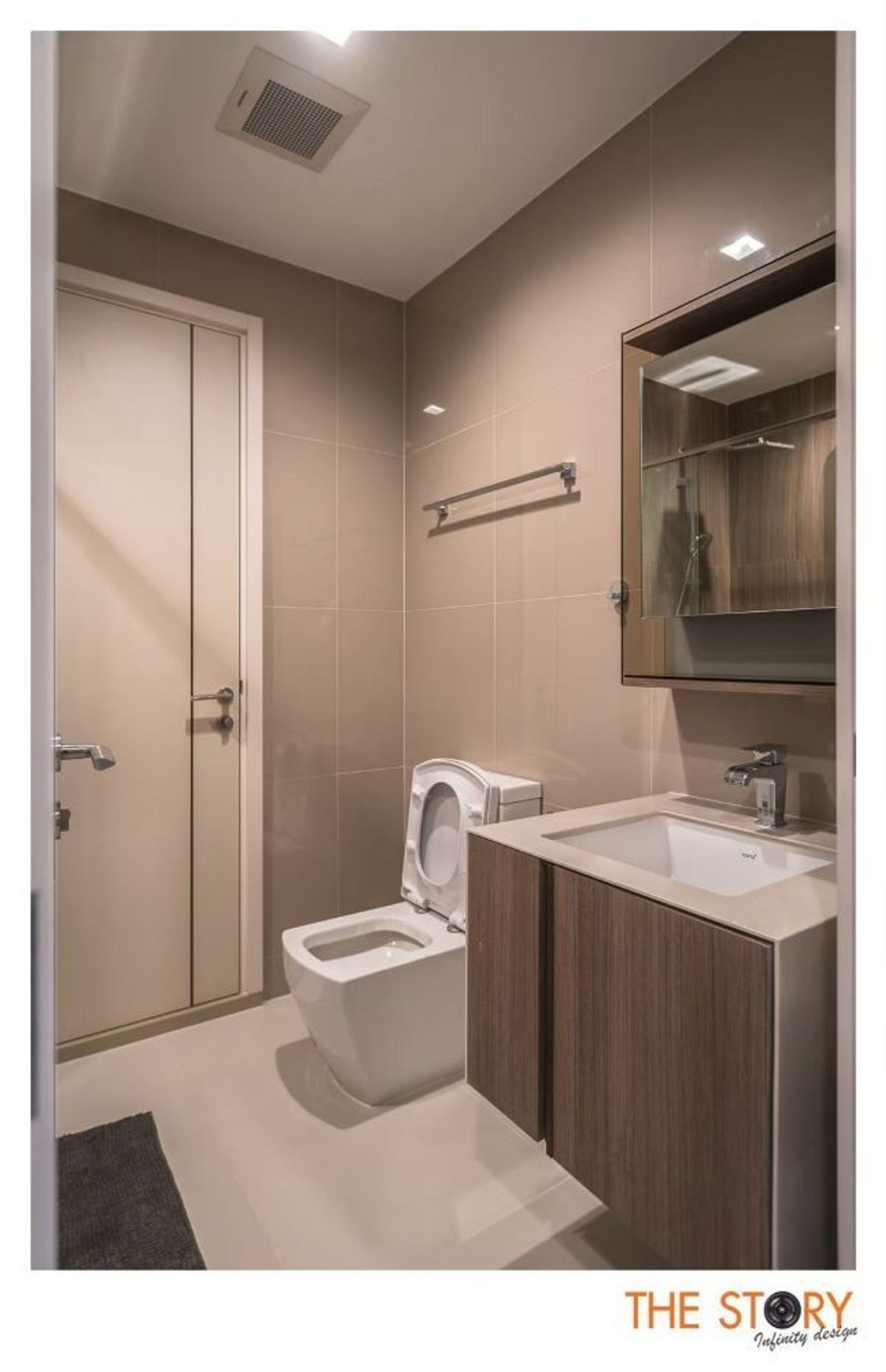 For SaleCondoSapankwai,Jatujak : 🌟 Sell with tenant til
june 26
 THE LINE Phahon - Pradipat, Fully Furnished Condo with Pool View, High Floor, Prime Location Near BTS Saphan Khwai – Ready to Move In