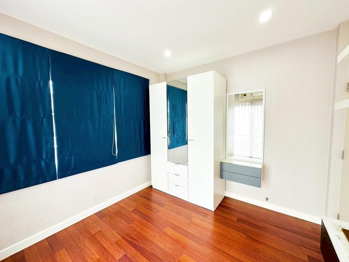 ขายบ้านพระราม 2 บางขุนเทียน : ขาย เดอะแกรนด์ พระราม 2 ขนาด 56 ตรว. 3 นอน 3 น้ำ หลังมุม สภาพเยี่ยม รีโนเวทแล้ว