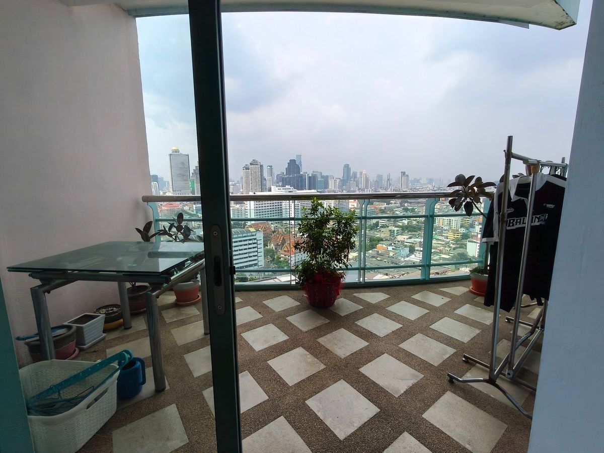 For SaleCondoSathorn, Narathiwat : ✨ 𝗙𝗢𝗥 𝗦𝗔𝗟𝗘! 𝗘𝘅𝗰𝗹𝘂𝘀𝗶𝘃𝗲 𝗥𝗶𝘃𝗲𝗿𝘀𝗶𝗱𝗲 𝗚𝗲𝗺: 𝗖𝗛𝗔𝗧𝗥𝗜𝗨𝗠 𝗥𝗘𝗦𝗜𝗗𝗘𝗡𝗖𝗘 𝗥𝗜𝗩𝗘𝗥𝗦𝗜𝗗𝗘 - 𝗨𝗻𝗺𝗮𝘁𝗰𝗵𝗲𝗱 𝗜𝗻𝘃𝗲𝘀𝘁𝗺𝗲𝗻𝘁 & 𝗟𝗶𝗳𝗲𝘀𝘁𝘆𝗹𝗲 𝗢𝗽𝗽𝗼𝗿𝘁𝘂𝗻𝗶𝘁𝘆! ✨