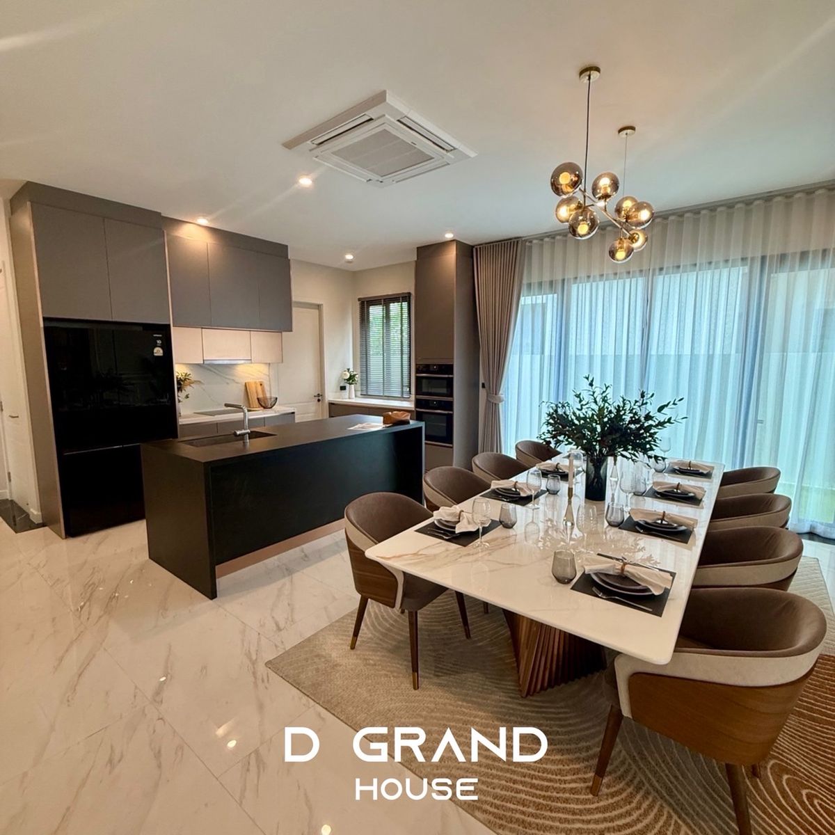 บ้านพัฒนาการ ศรีนครินทร์ : ขาย/ให้เช่า บ้านหรู CINQ ROYAL กรุงเทพกรีฑา บ้านใหม่เอี่ยม 100% พร้อมลิฟต์ เฟอร์นิเจอร์บิ้วอินครบ พร้อมเข้าอยู่ทันที