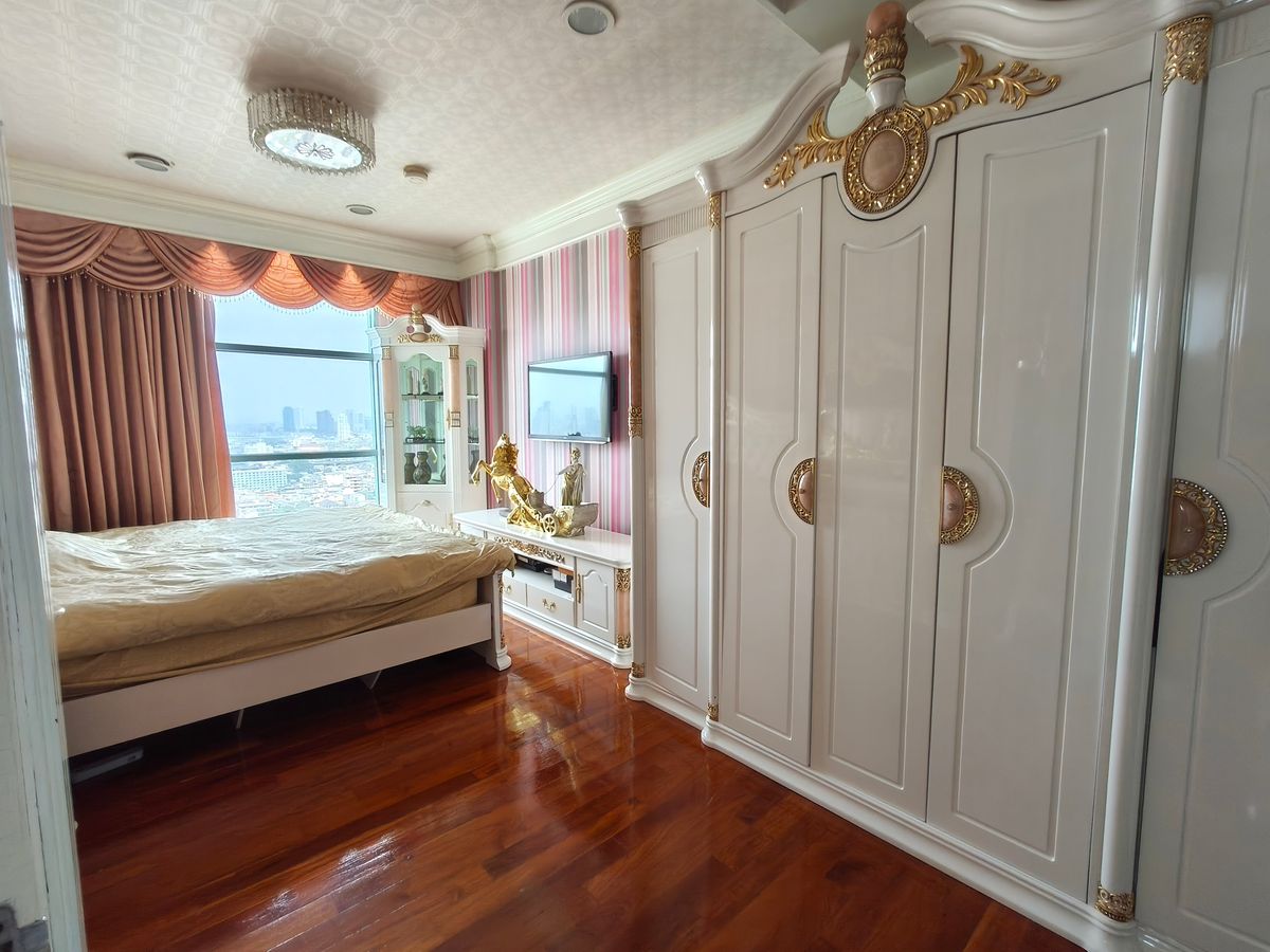 For SaleCondoSathorn, Narathiwat : ✨ 𝗙𝗢𝗥 𝗦𝗔𝗟𝗘! 𝗘𝘅𝗰𝗹𝘂𝘀𝗶𝘃𝗲 𝗥𝗶𝘃𝗲𝗿𝘀𝗶𝗱𝗲 𝗚𝗲𝗺: 𝗖𝗛𝗔𝗧𝗥𝗜𝗨𝗠 𝗥𝗘𝗦𝗜𝗗𝗘𝗡𝗖𝗘 𝗥𝗜𝗩𝗘𝗥𝗦𝗜𝗗𝗘 - 𝗨𝗻𝗺𝗮𝘁𝗰𝗵𝗲𝗱 𝗜𝗻𝘃𝗲𝘀𝘁𝗺𝗲𝗻𝘁 & 𝗟𝗶𝗳𝗲𝘀𝘁𝘆𝗹𝗲 𝗢𝗽𝗽𝗼𝗿𝘁𝘂𝗻𝗶𝘁𝘆! ✨