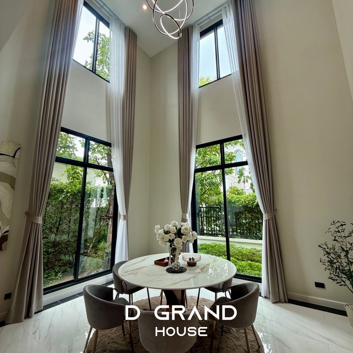 บ้านพัฒนาการ ศรีนครินทร์ : ขาย/ให้เช่า บ้านหรู CINQ ROYAL กรุงเทพกรีฑา บ้านใหม่เอี่ยม 100% พร้อมลิฟต์ เฟอร์นิเจอร์บิ้วอินครบ พร้อมเข้าอยู่ทันที