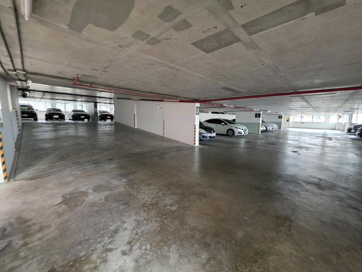 ขายคอนโดปิ่นเกล้า จรัญสนิทวงศ์ : Brix Condominium จรัญสนิทวงศ์ 64 MRT สิรินธร หน้าโครงการ เดินเพิ่งไม่กี่ก้าว 🔥 ขายถูกที่สุดในโครงการ 🔥