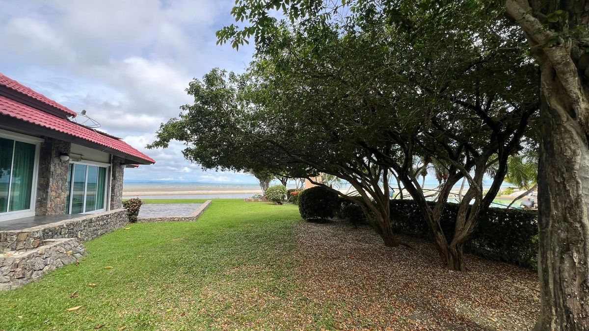 ขายบ้านระยอง : ขายบ้านเดี่ยวติดทะเล แกลง ระยอง เงียบสงบ บรรยากาศสุดฟิน พื้นที่ 197.8 ตร.ว.