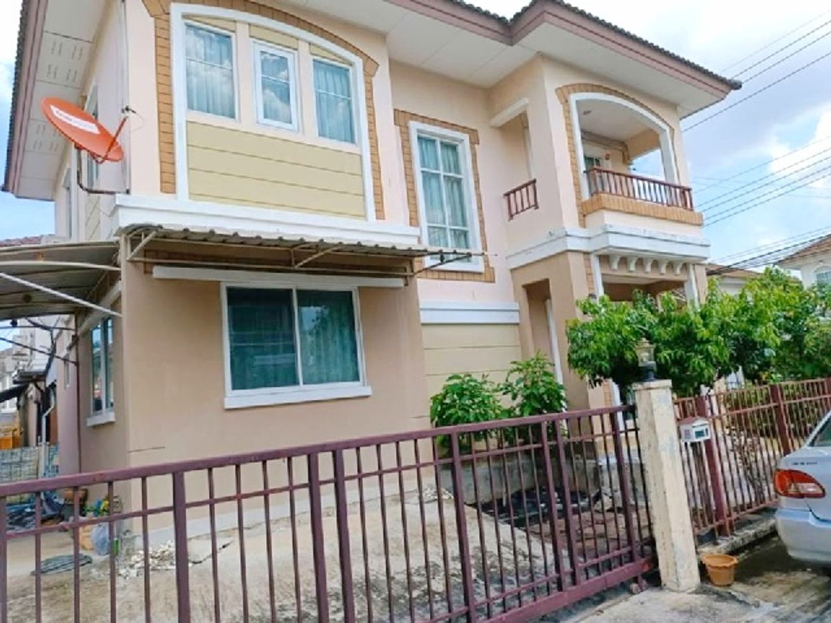 ให้เช่าบ้านลาดกระบัง สุวรรณภูมิ : เดอะ พาซิโอ มอลล์ 2.1 กม. รร.สารสาสน์วิเทศ ร่มเกล้า 1.9 กม. ให้เช่าบ้าน 2 ชั้น 62ตร.วา. 242ตร.ม.พร้อมเฟอร์ 4นอน APL ลาดกระบัง 2.3 กม.