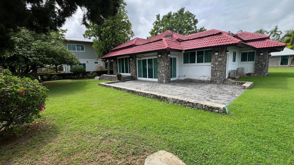 ขายบ้านระยอง : ขายบ้านเดี่ยวติดทะเล แกลง ระยอง เงียบสงบ บรรยากาศสุดฟิน พื้นที่ 197.8 ตร.ว.