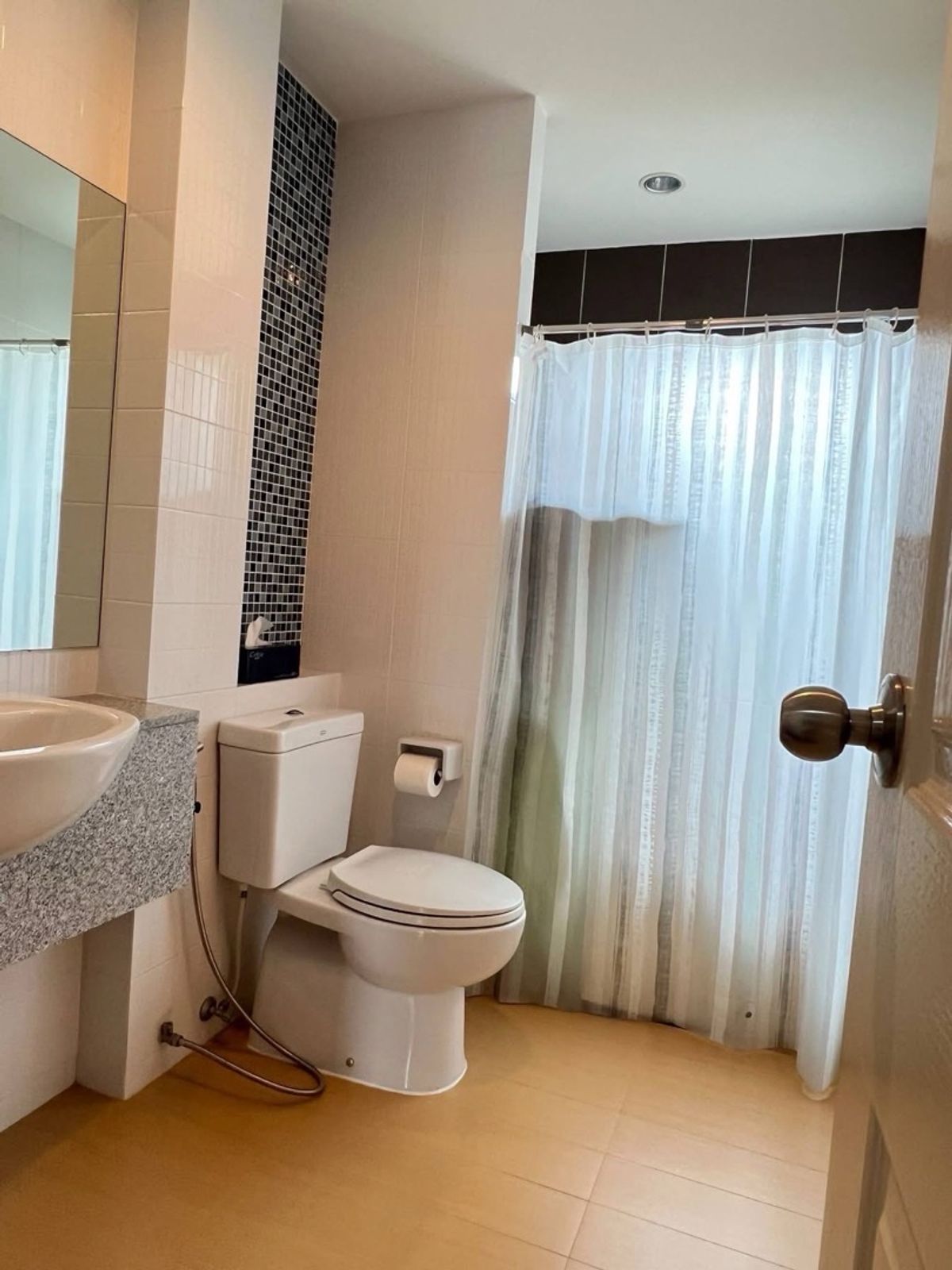 ขายทาวน์โฮมมีนบุรี-ร่มเกล้า : นลิน อเวนิว รามคำแหง 138 ราคาดี ทำเลเยี่ยม ใกล้รถไฟฟ้าเพียง 600 เมตร