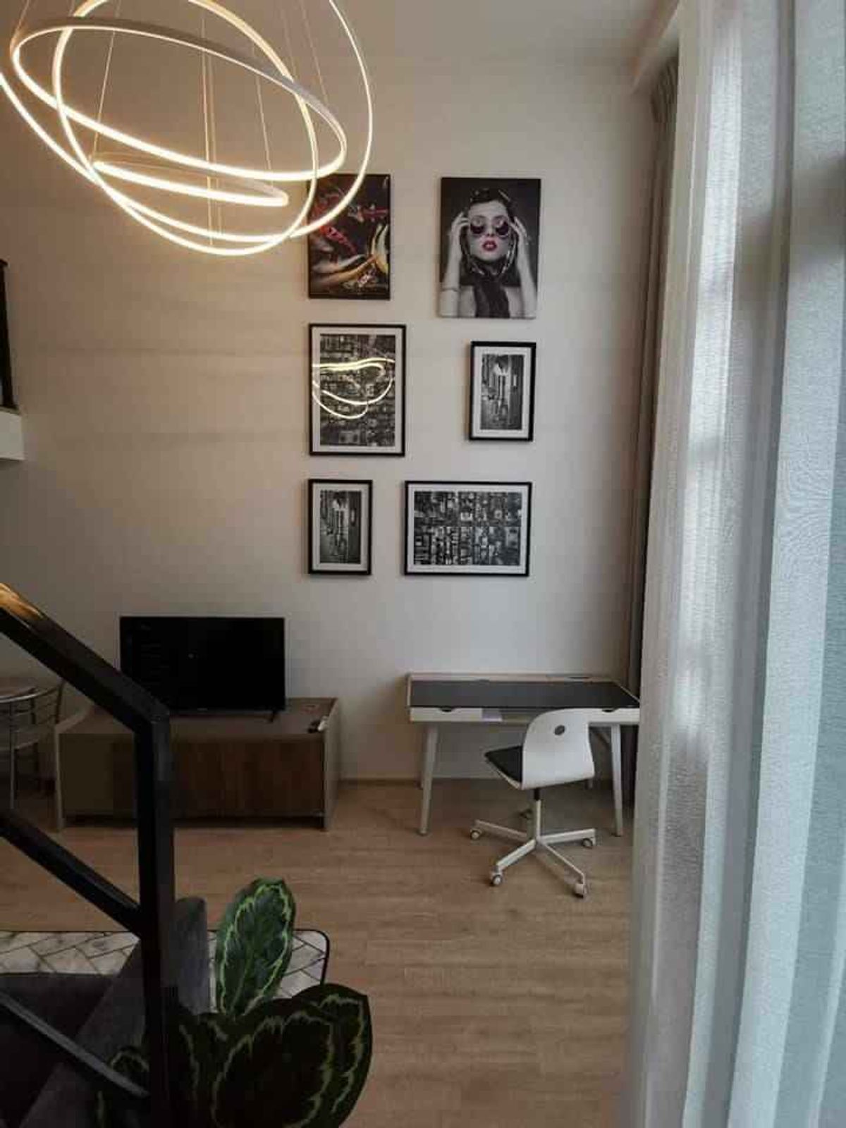 For RentCondoRama9, Petchburi, RCA : Condo for rent, Ideo Rama 9 (newly built) (2-storey Druplex room), 22nd floor, near the Orange Line, Ramkhamhaeng 12 Station (in the future) and Airportlink, Ramkhamhaeng Station