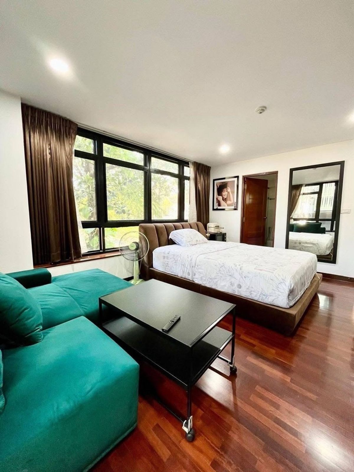 ขายคอนโดสุขุมวิท อโศก ทองหล่อ : ขายคอนโด ใจกลางทองหล่อ – Baan Chan Condominium ห้องมุมกว้าง พร้อมระเบียงวิวโล่ง เป็นส่วนตัว ใจกลางเมืองย่านไลฟ์สไตล์ที่ดีที่สุดในกรุงเทพฯ